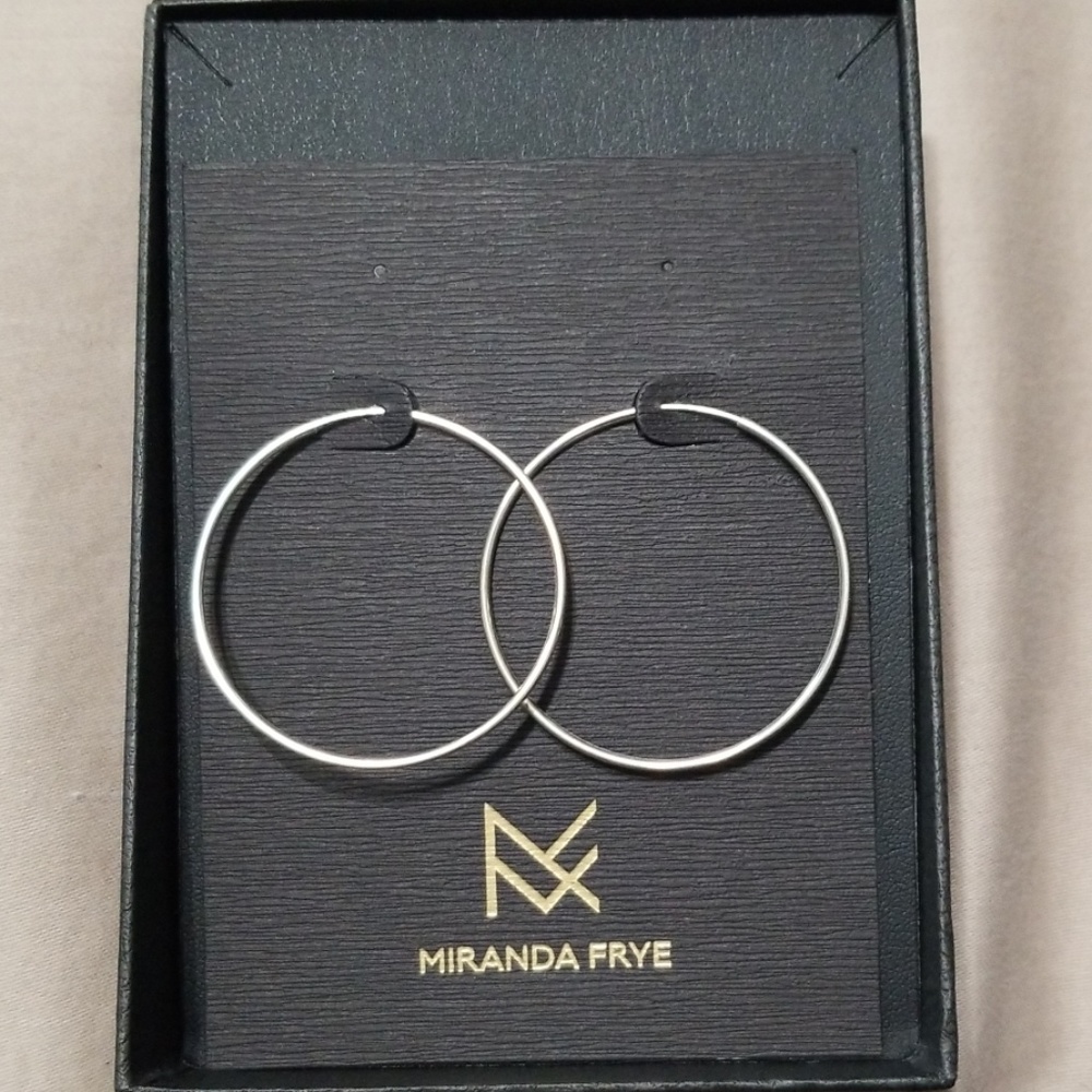 Miranda Frye Leslie Hoops- small (Silver)